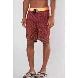 Hurley Men’s Crosswinds 22" Boardshorts – Size 40 – Red Geo Print Yellow Waist